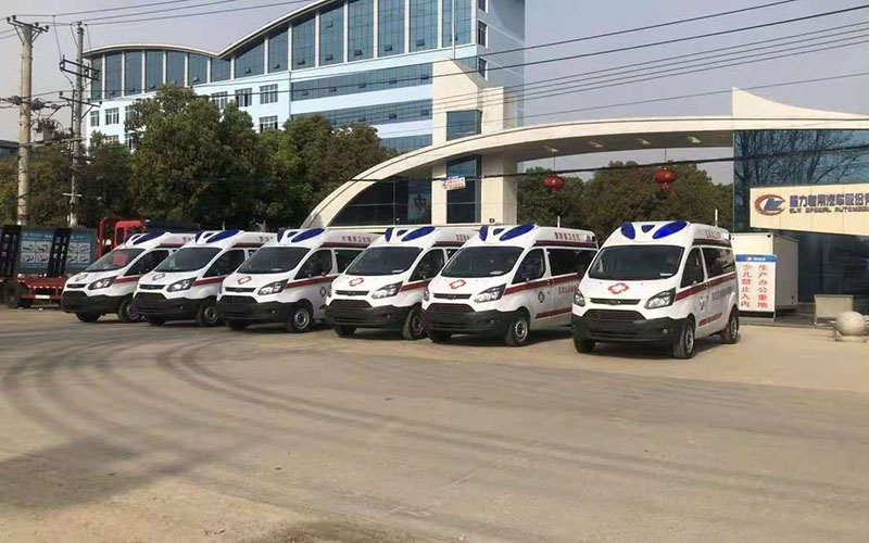 国六福特V362救护车批量发车图片